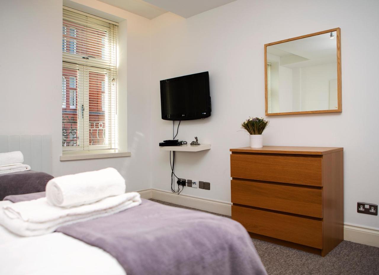 Apt 3, Trafalgar Sq Duplex, 3Rd & 4Th Floor By Indigo Flats Londen Buitenkant foto