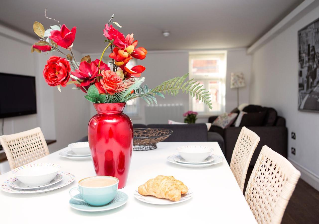 Apt 3, Trafalgar Sq Duplex, 3Rd & 4Th Floor By Indigo Flats Londen Buitenkant foto