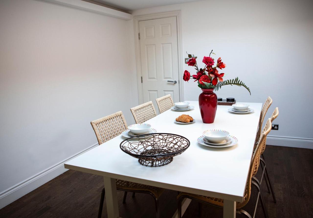 Apt 3, Trafalgar Sq Duplex, 3Rd & 4Th Floor By Indigo Flats Londen Buitenkant foto